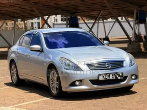 Nissan Skyline 2014 Silver