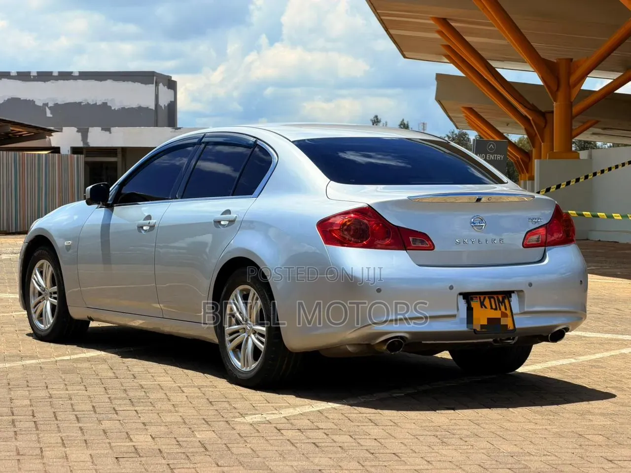 Nissan Skyline 2014 Silver