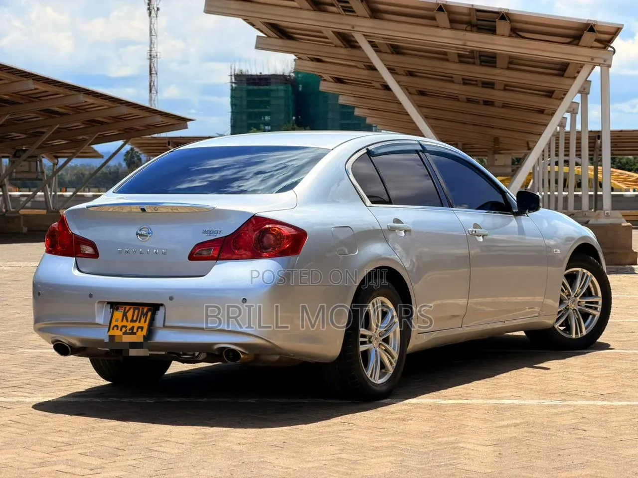 Nissan Skyline 2014 Silver
