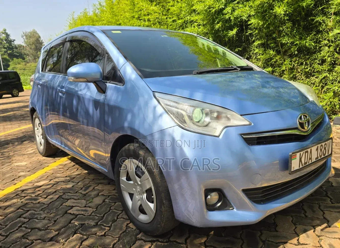 Toyota Ractis 2013 Blue