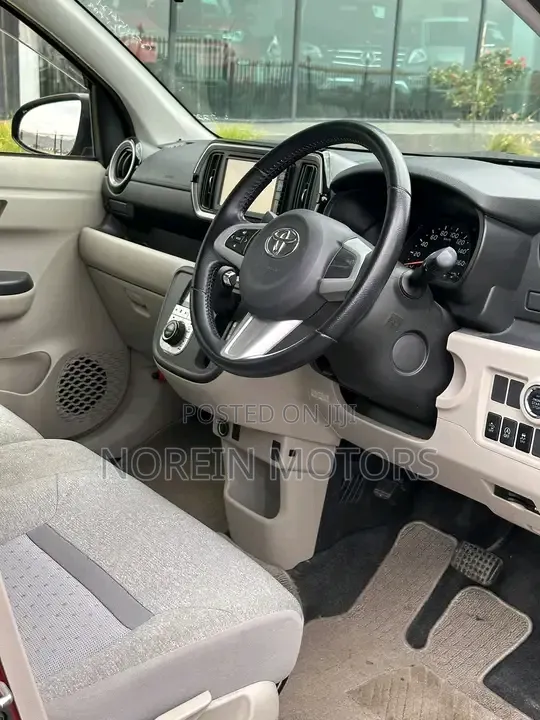 Toyota Passo 2019 Red
