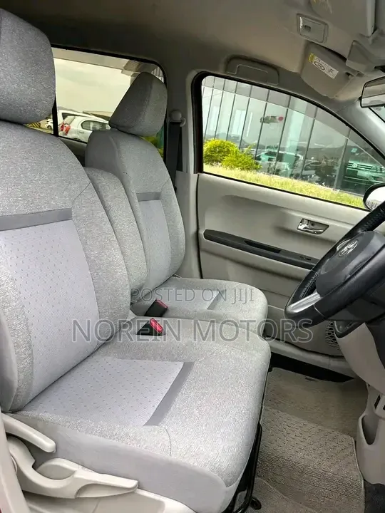 Toyota Passo 2019 Red
