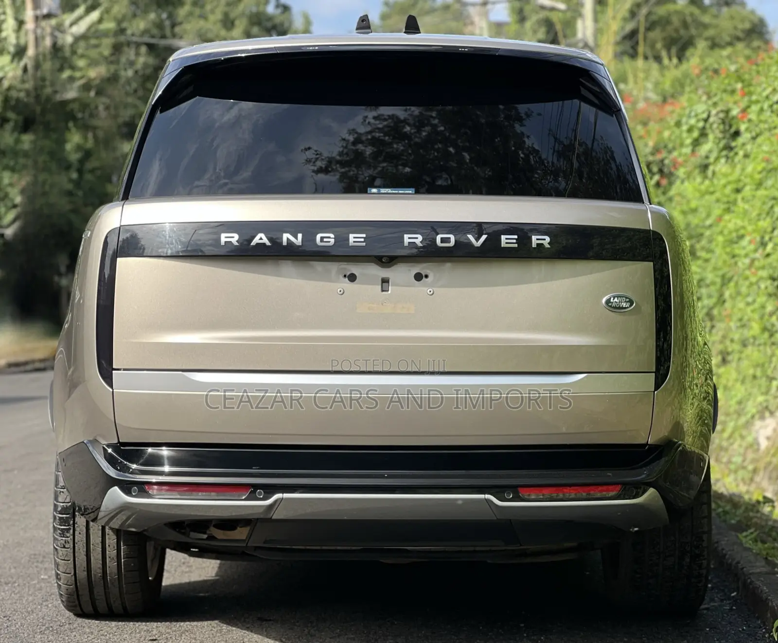 Land Rover Range Rover Vogue 2022 Gold