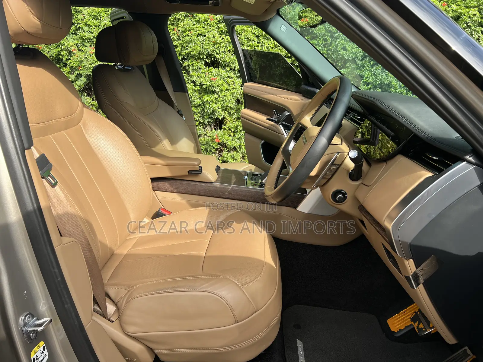 Land Rover Range Rover Vogue 2022 Gold