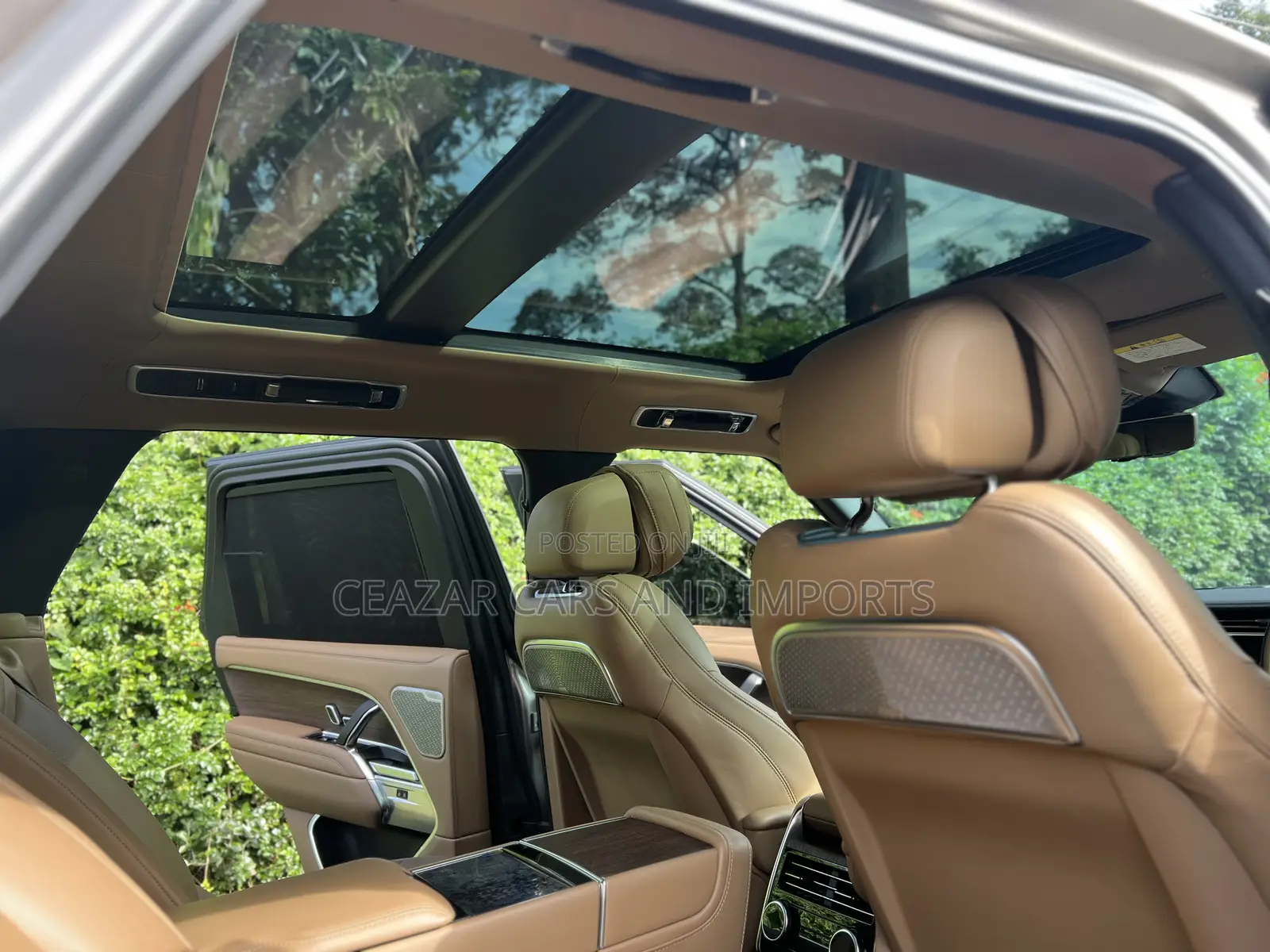 Land Rover Range Rover Vogue 2022 Gold