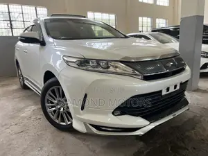 Toyota Harrier 2.0 4WD 2020 Pearl