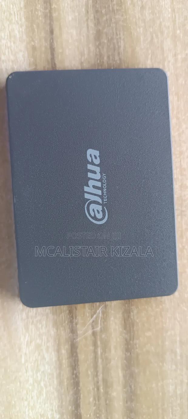 Solid State Drive SSD - thumbnail 2