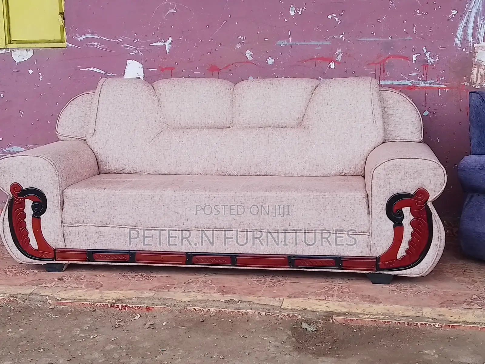 Cream Permanent Seat