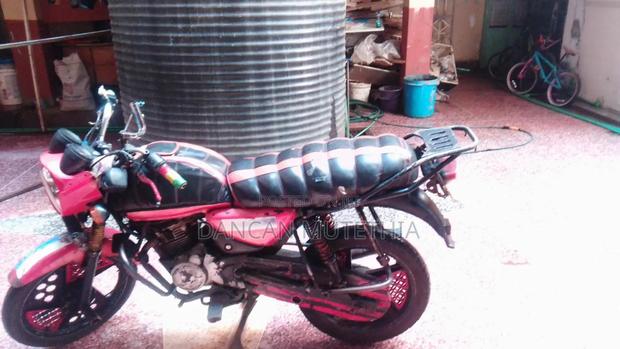 Bajaj Boxer 2025 Red