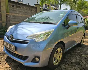 Toyota Ractis 1.3 FWD 2013 Blue