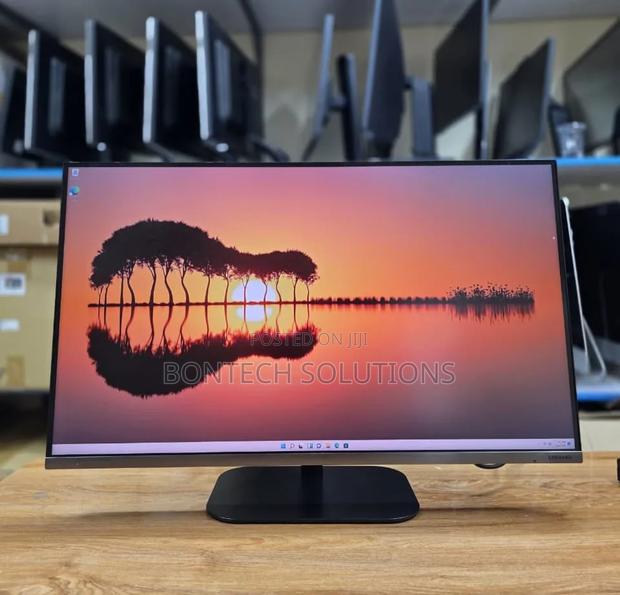 Samsung Lf32tu87
32 Inch Monitor