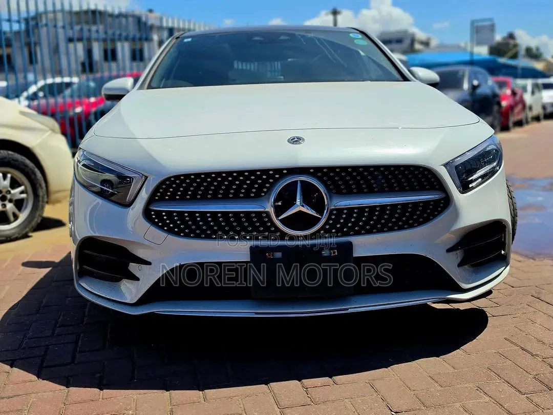 Mercedes-Benz A-Class 2019 Off white