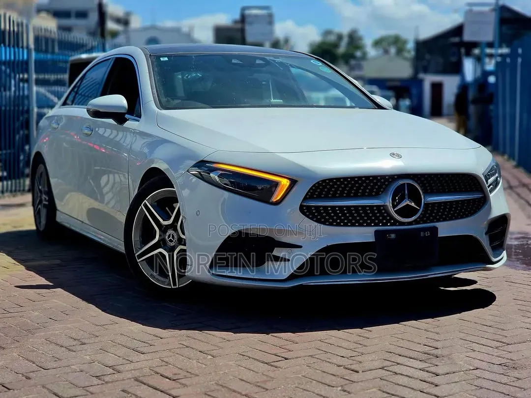 Mercedes-Benz A-Class 2019 Off white