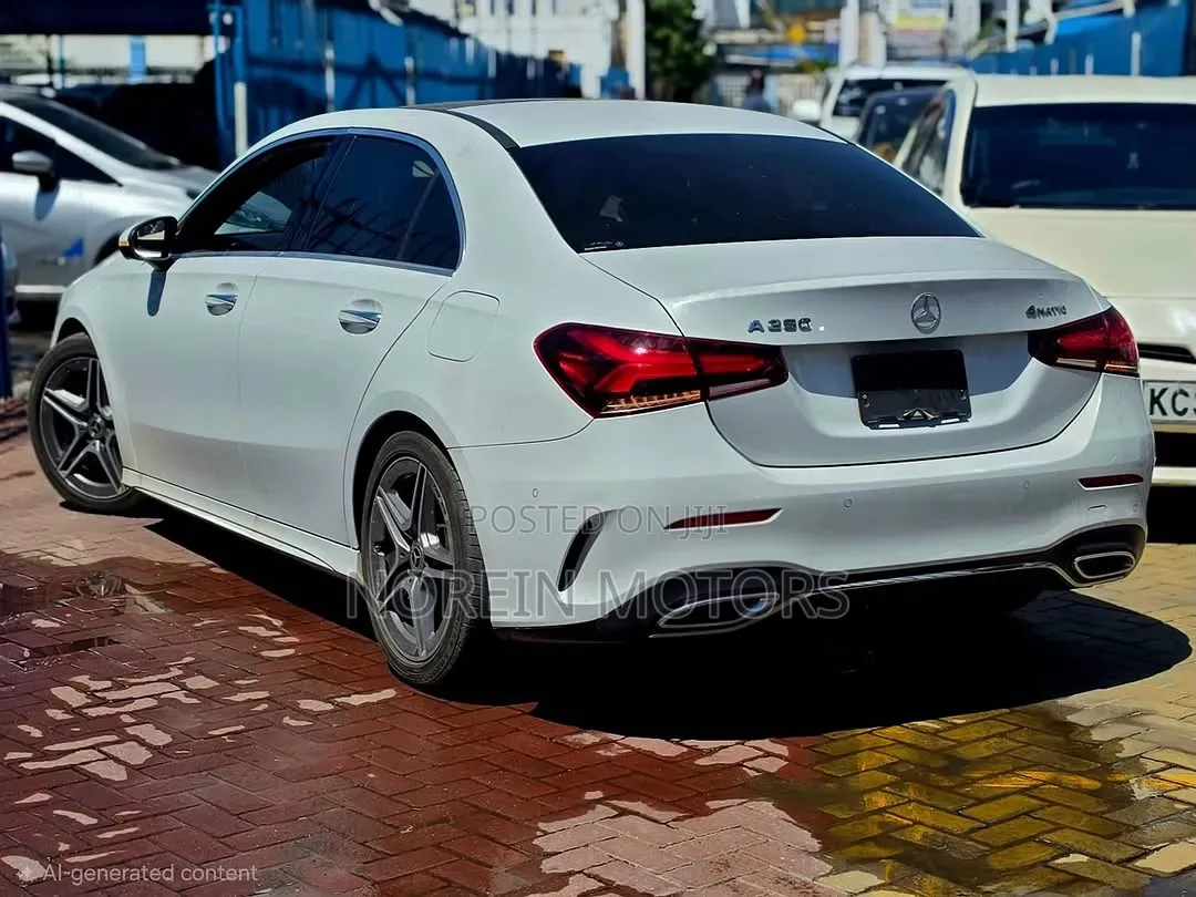 Mercedes-Benz A-Class 2019 Off white