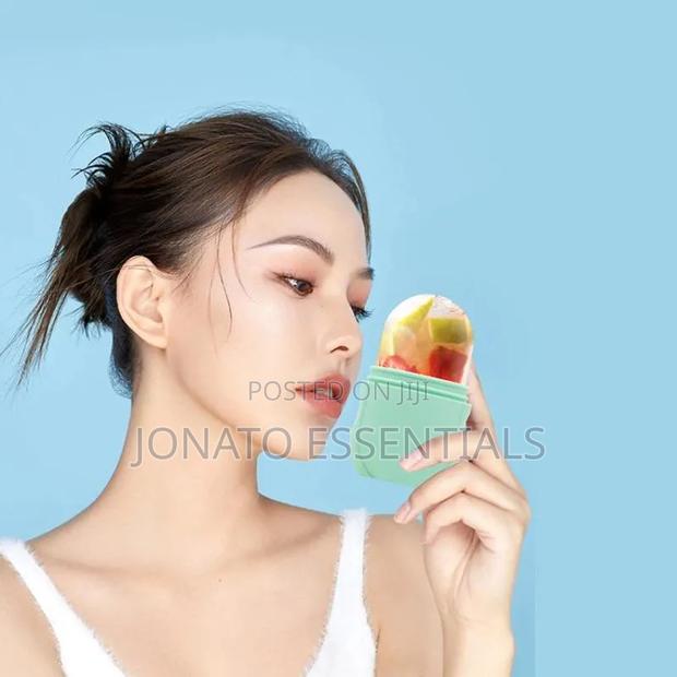 Silicone Facial Cleansing Ice Roller Tray and Face Massager - thumbnail 3