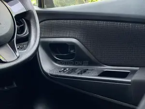 Toyota Vitz 2019 Silver