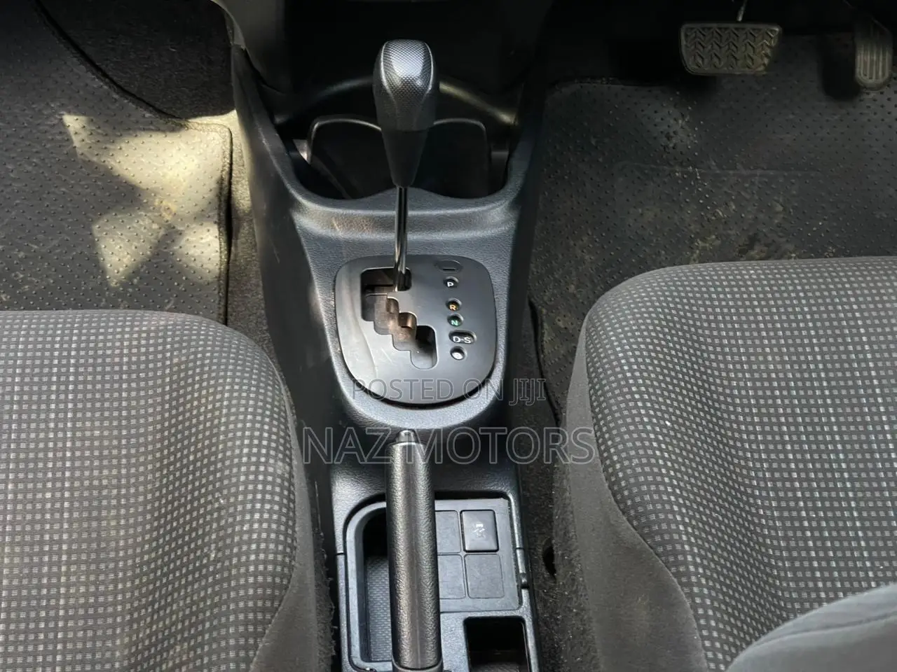 Toyota Vitz 2019 Silver