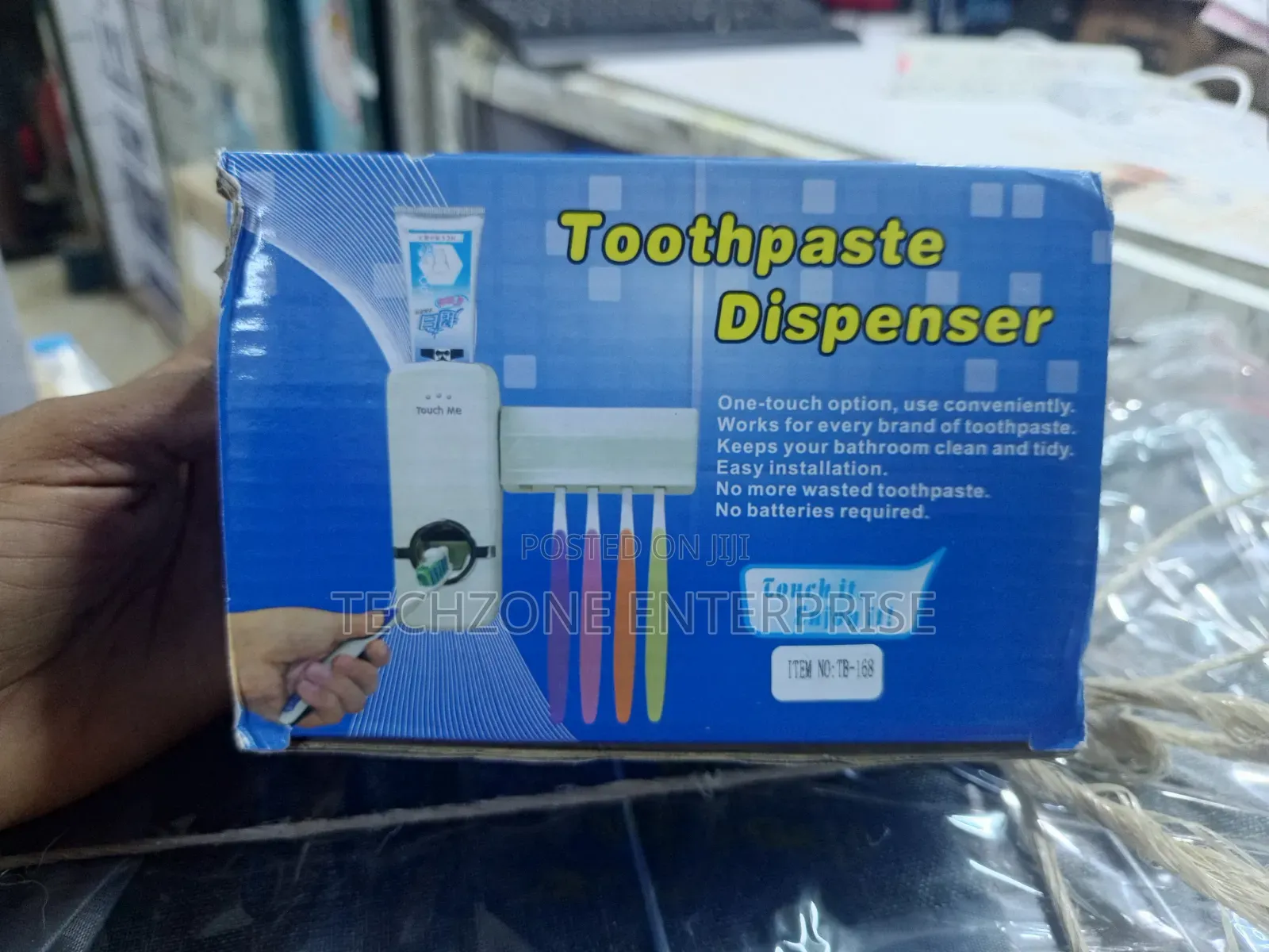 White Plastic, Wall-Mounted, Holds 5 Brushes Non Rechargeable 
