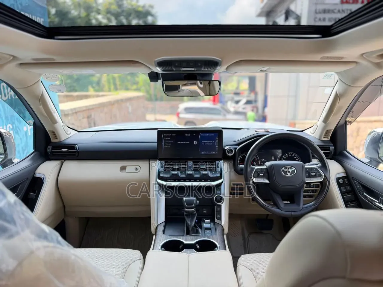 Toyota Land Cruiser LC300 2021 White