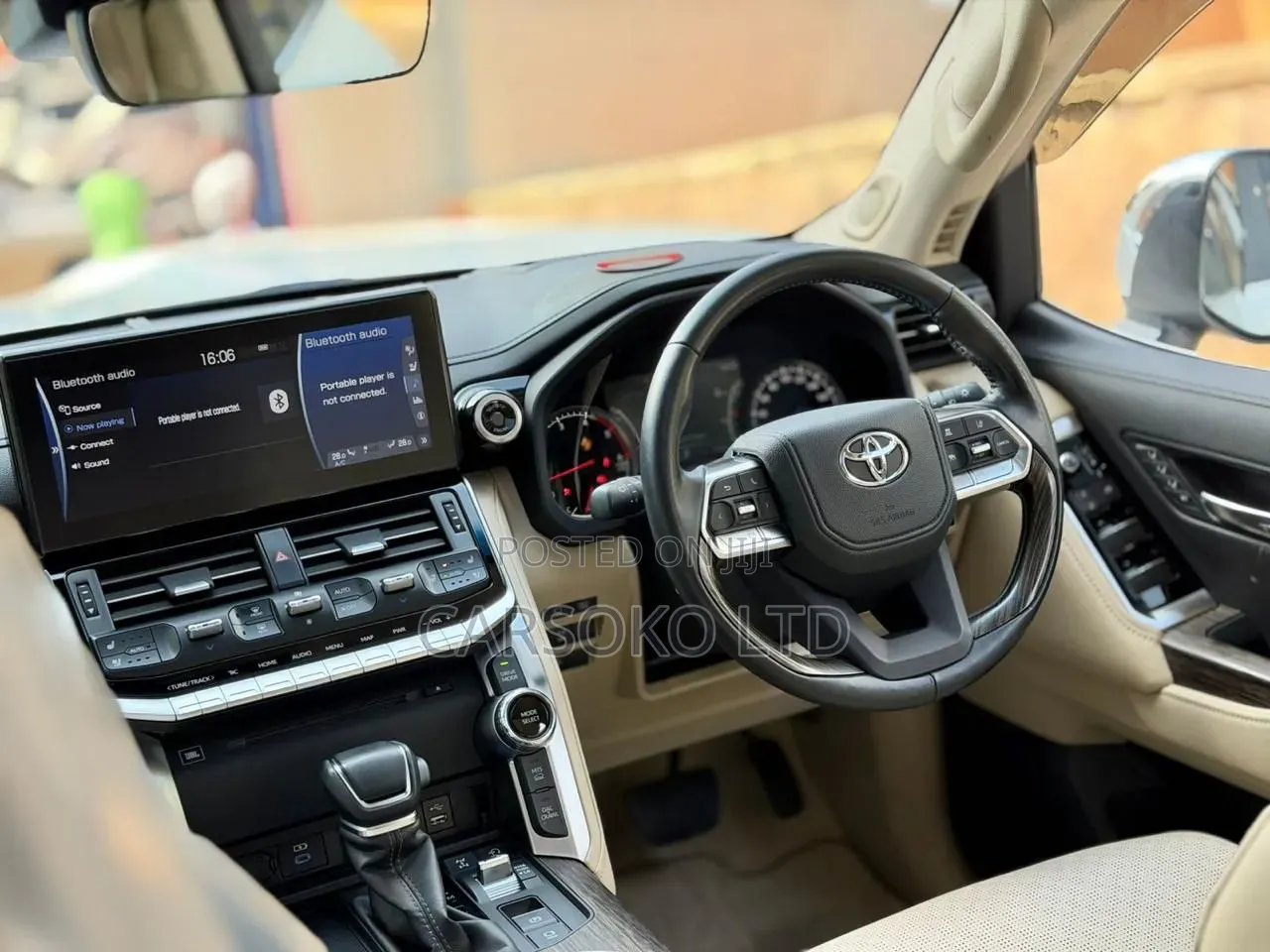 Toyota Land Cruiser LC300 2021 White
