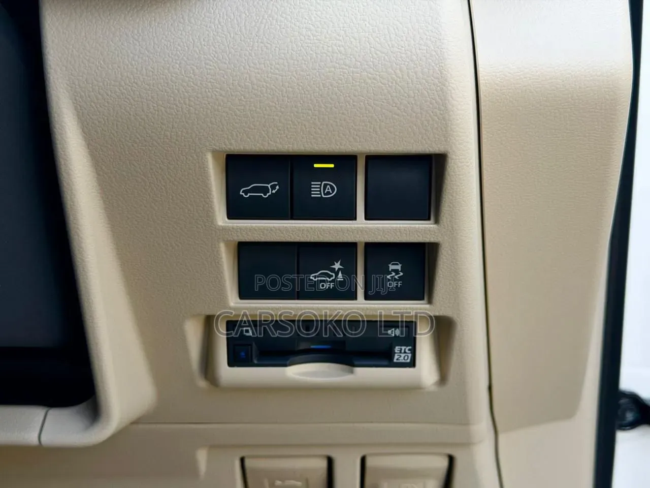 Toyota Land Cruiser LC300 2021 White