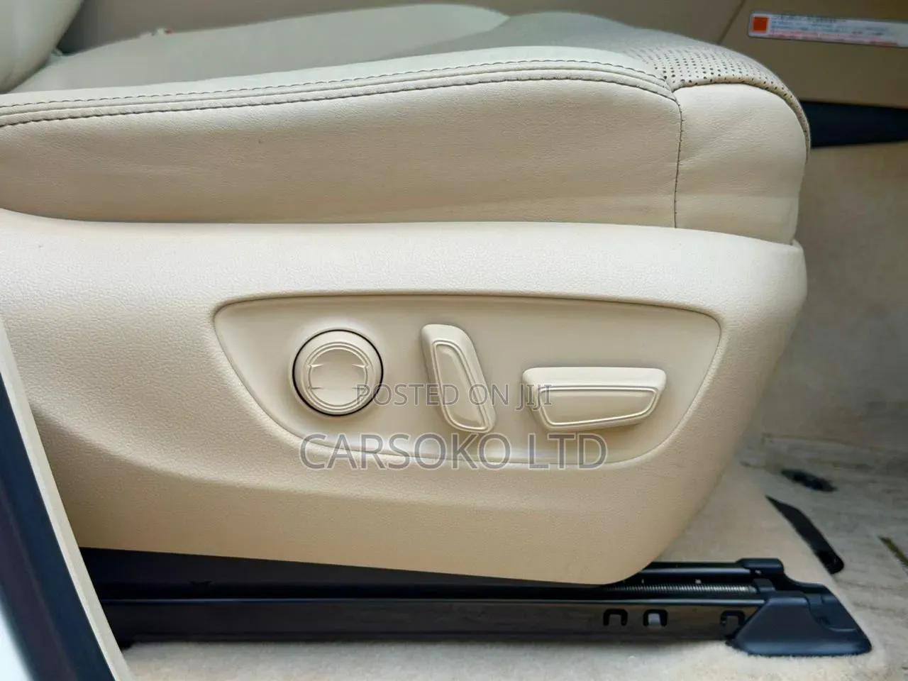 Toyota Land Cruiser LC300 2021 White