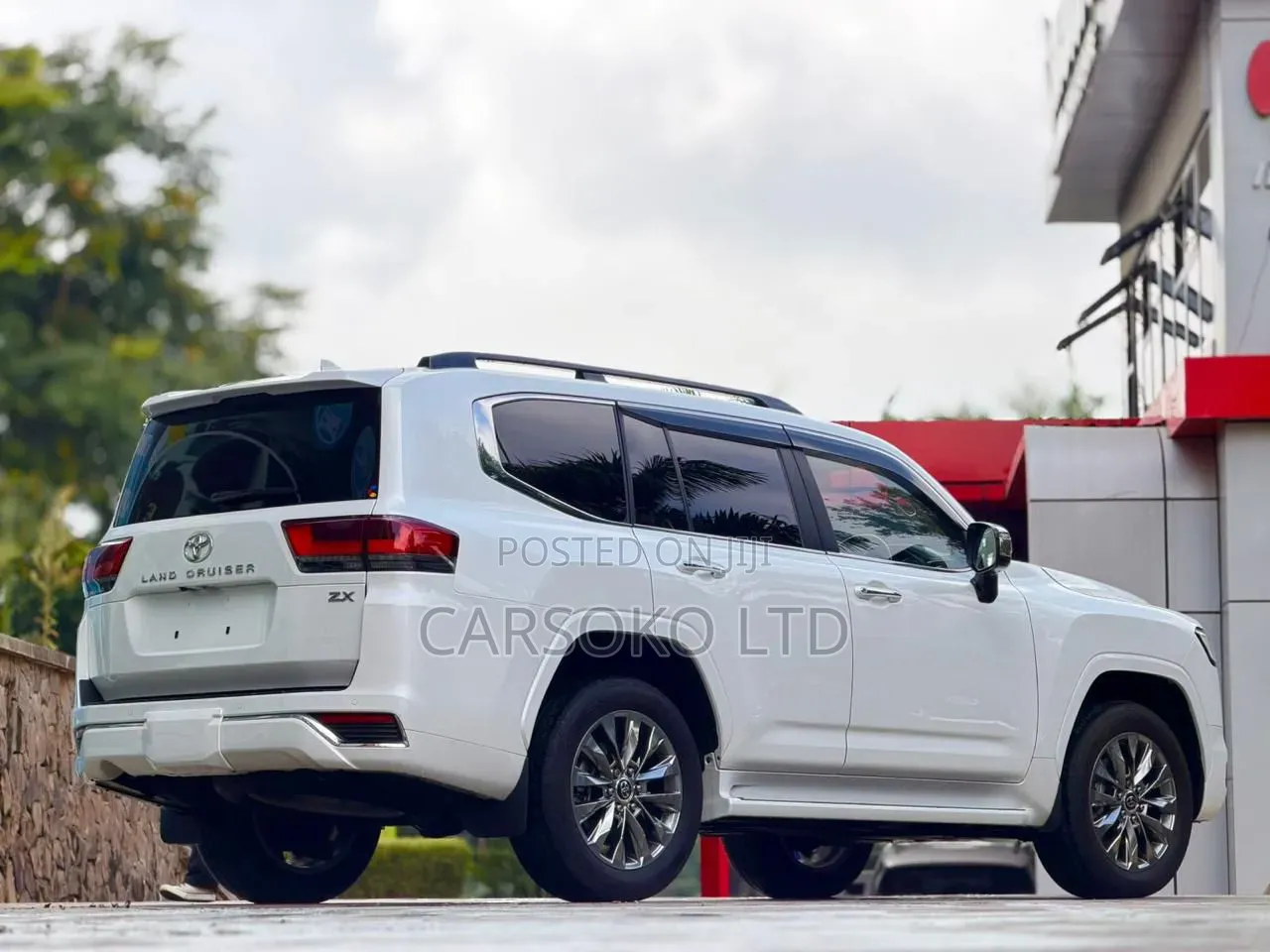 Toyota Land Cruiser LC300 2021 White