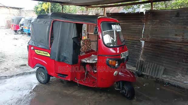 Piaggio 2022 Red - thumbnail 3