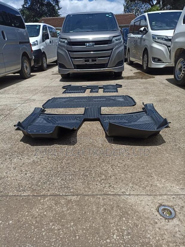 Noah 5d Floor Mats - thumbnail 2