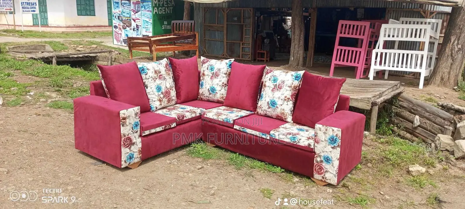 Maroon Amd White Sofa Seat