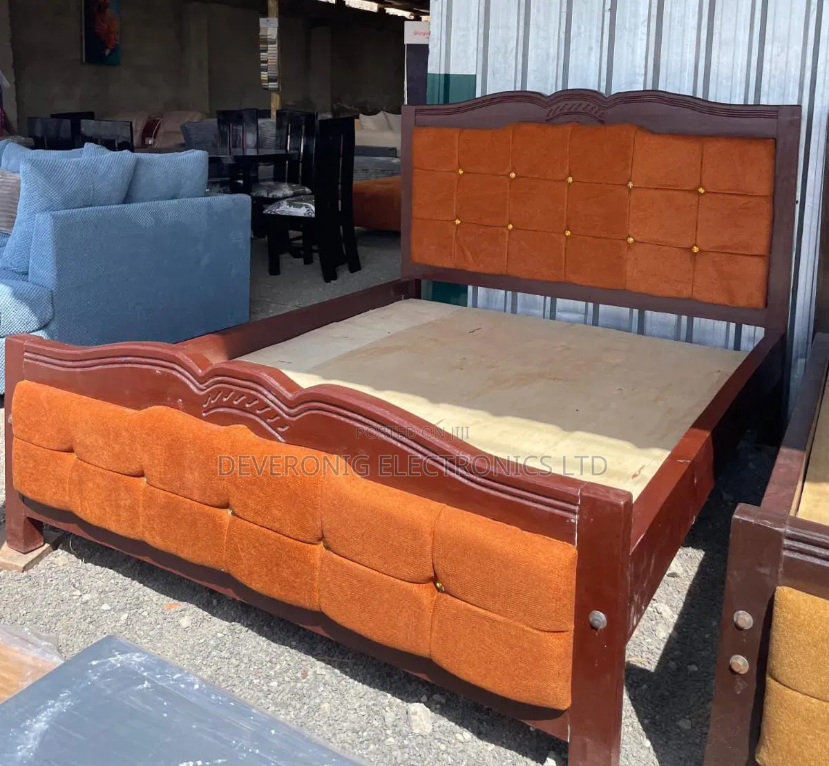  Market Bed Available