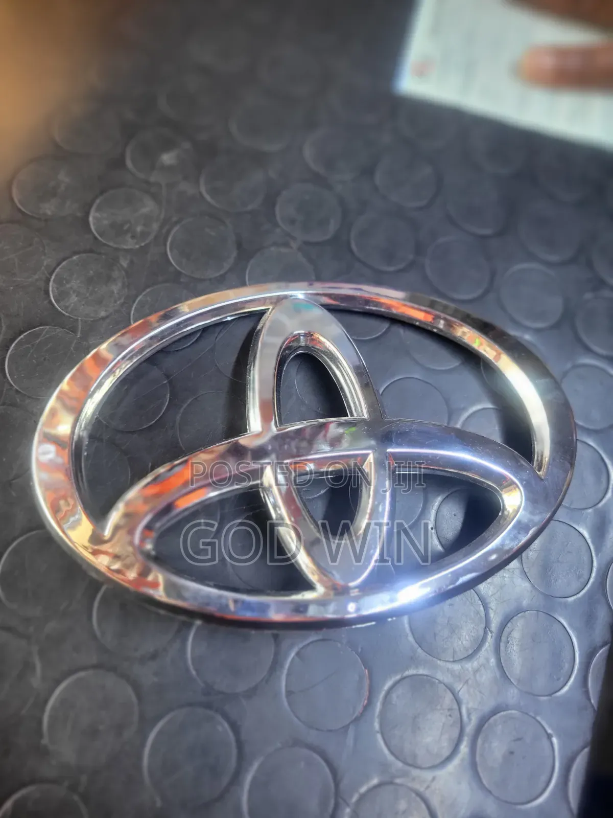 Emblem Land Cruiser