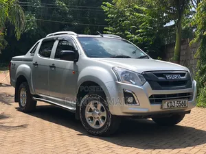 Isuzu D-MAX 2022 Silver
