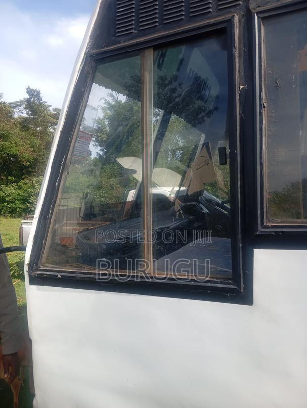 Isuzu NQR 2010 White - thumbnail 7