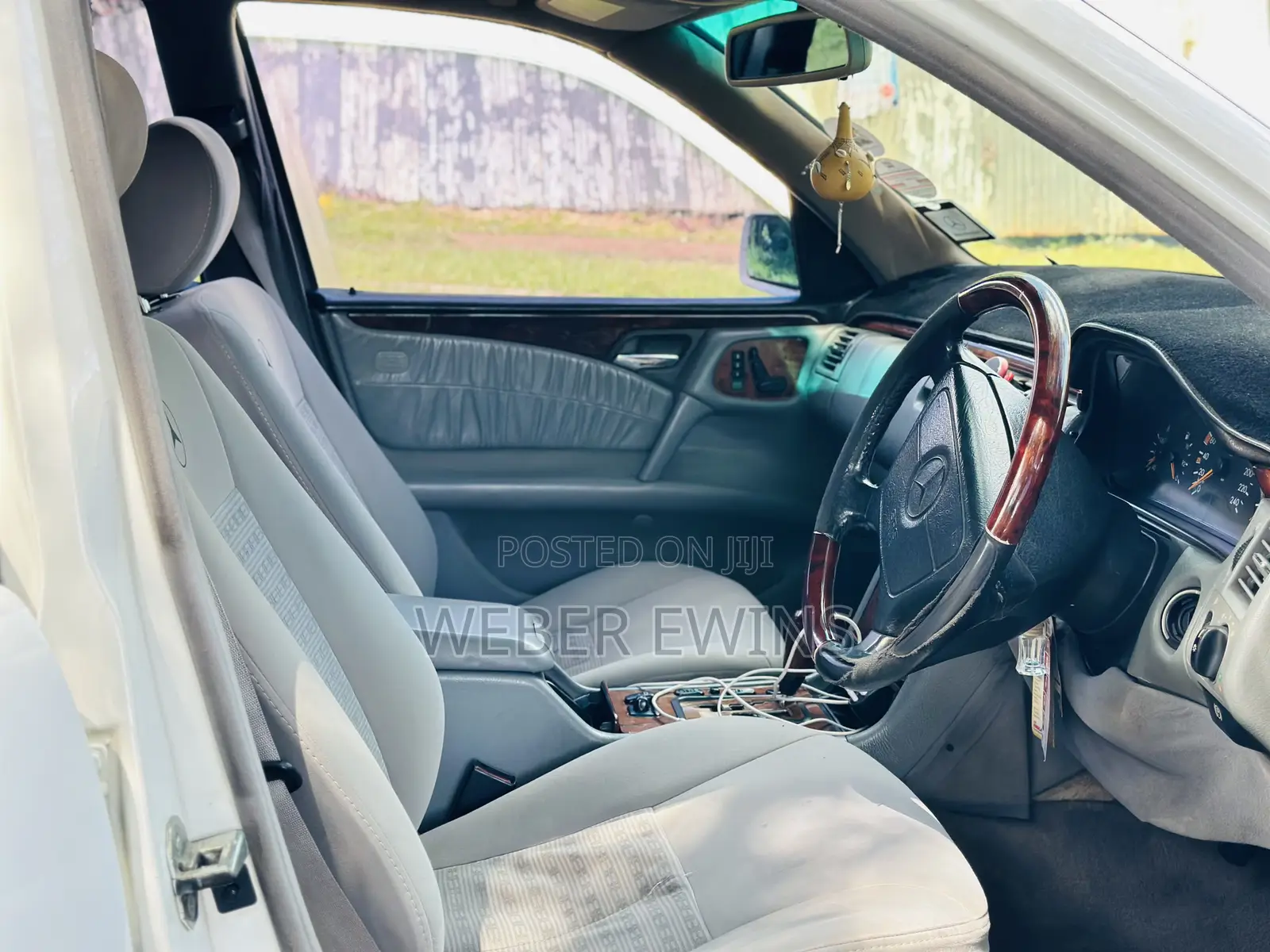 Mercedes-Benz E200 1997 White