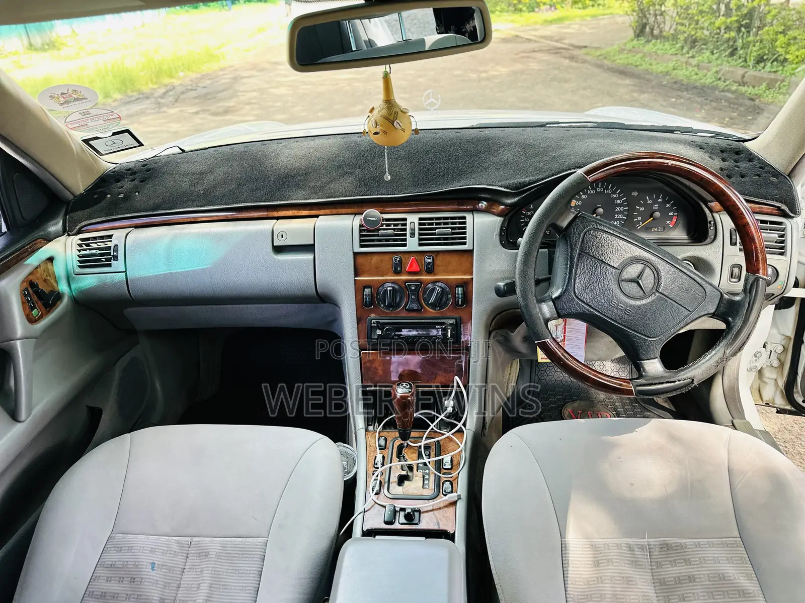 Mercedes-Benz E200 1997 White
