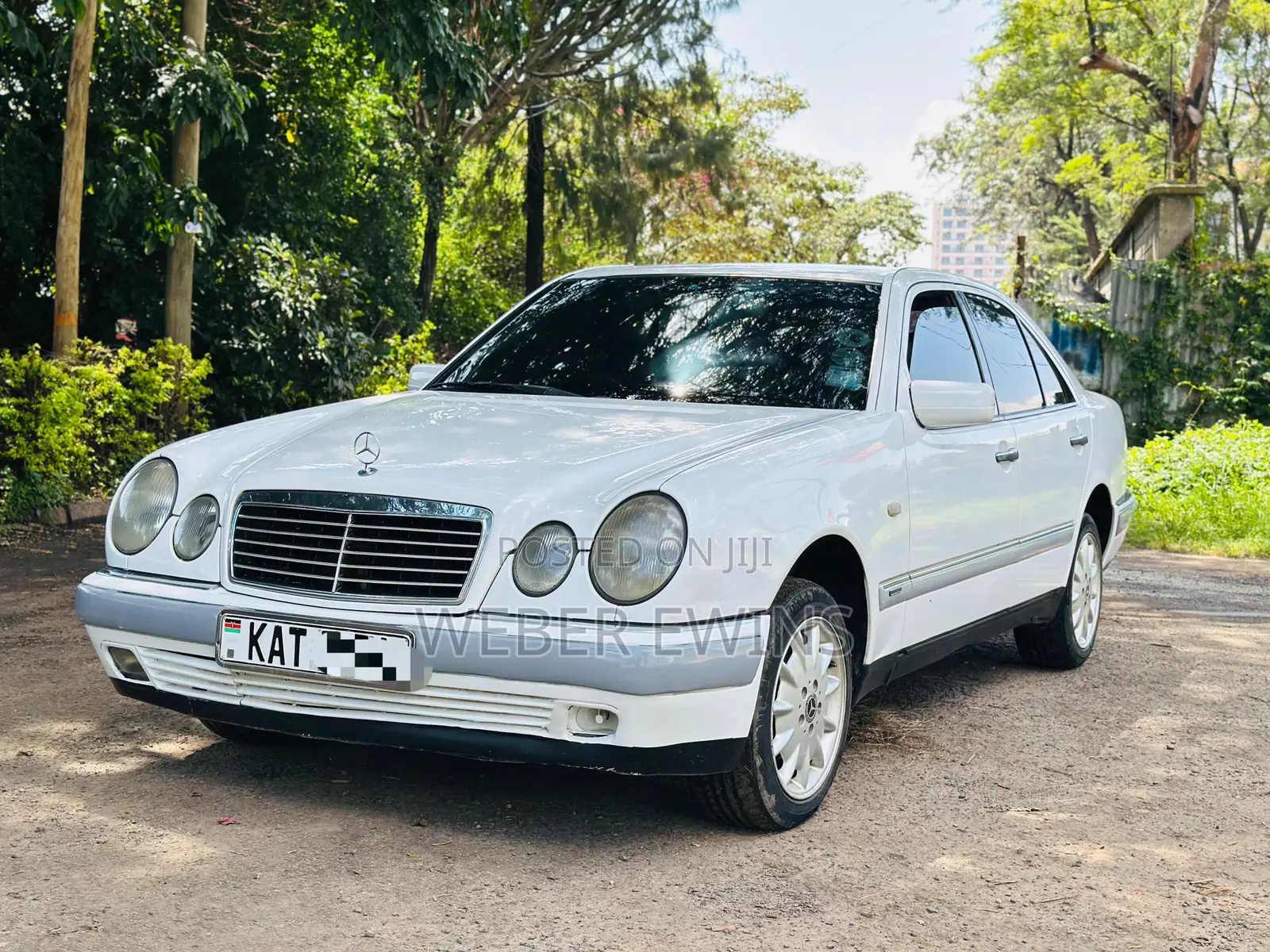 Mercedes-Benz E200 1997 White