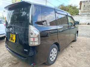 Toyota Voxy 2013 Black