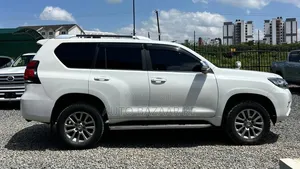 Toyota Land Cruiser Prado 2017 White