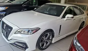 Toyota Crown 2018 White