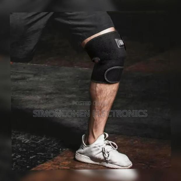 Adjustable Magnetic Therapy Knee Pad Available in Black Colour