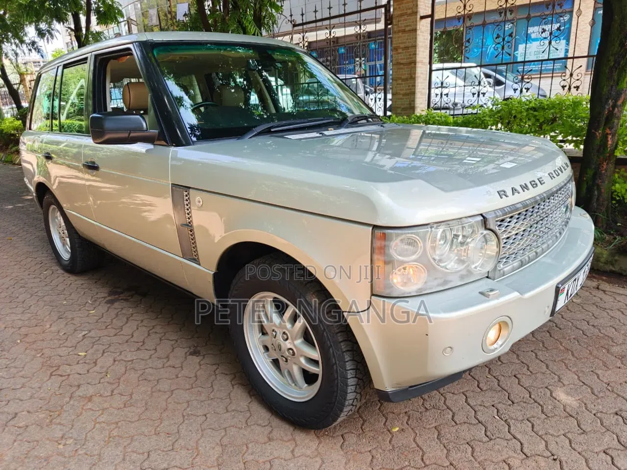 Land Rover Range Rover Vogue 2005 Gold