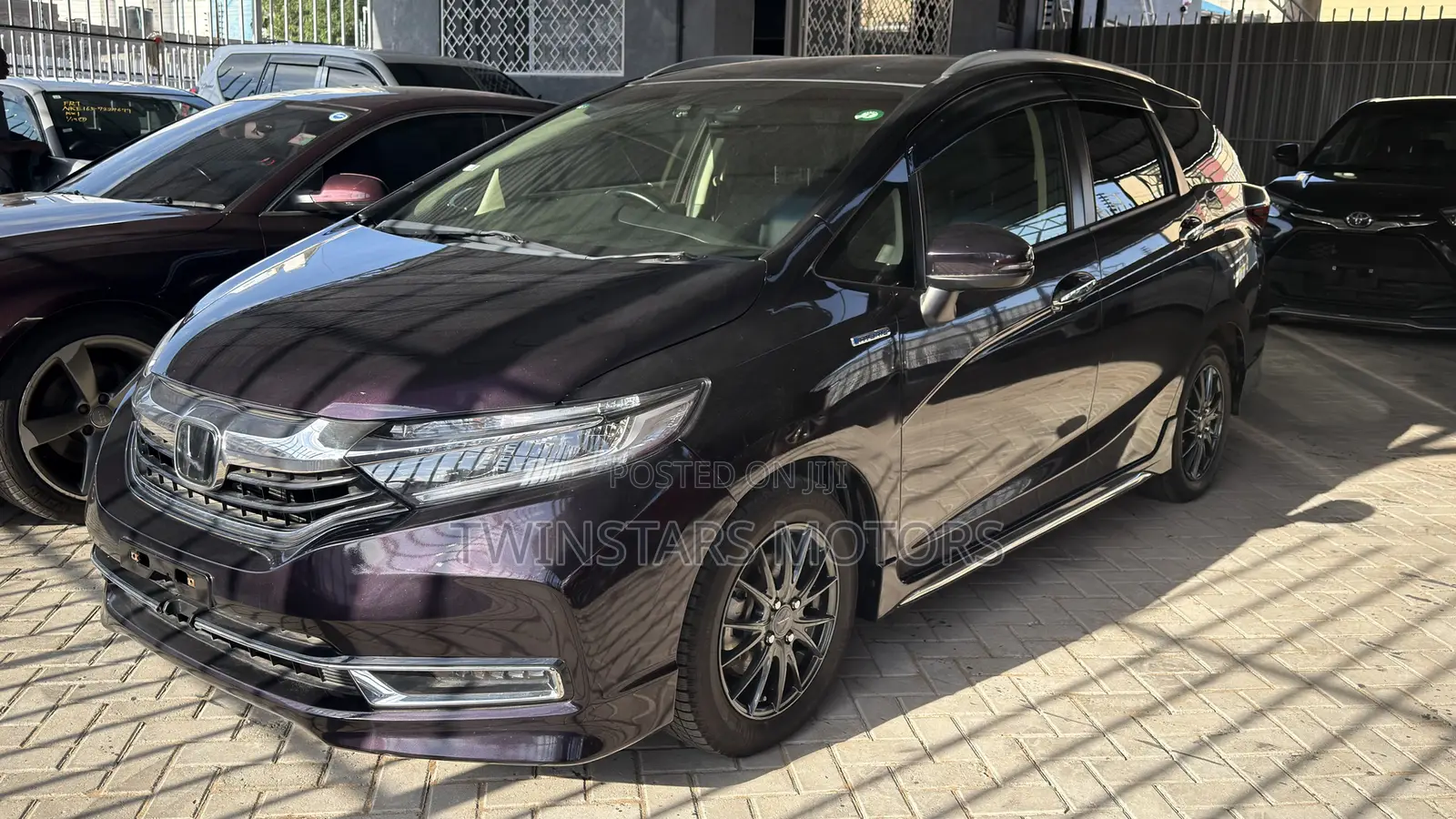Honda Fit Shuttle 1.5 G 2WD 2020 Burgundy