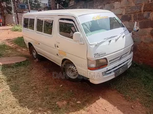 Toyota HiAce 2001 White