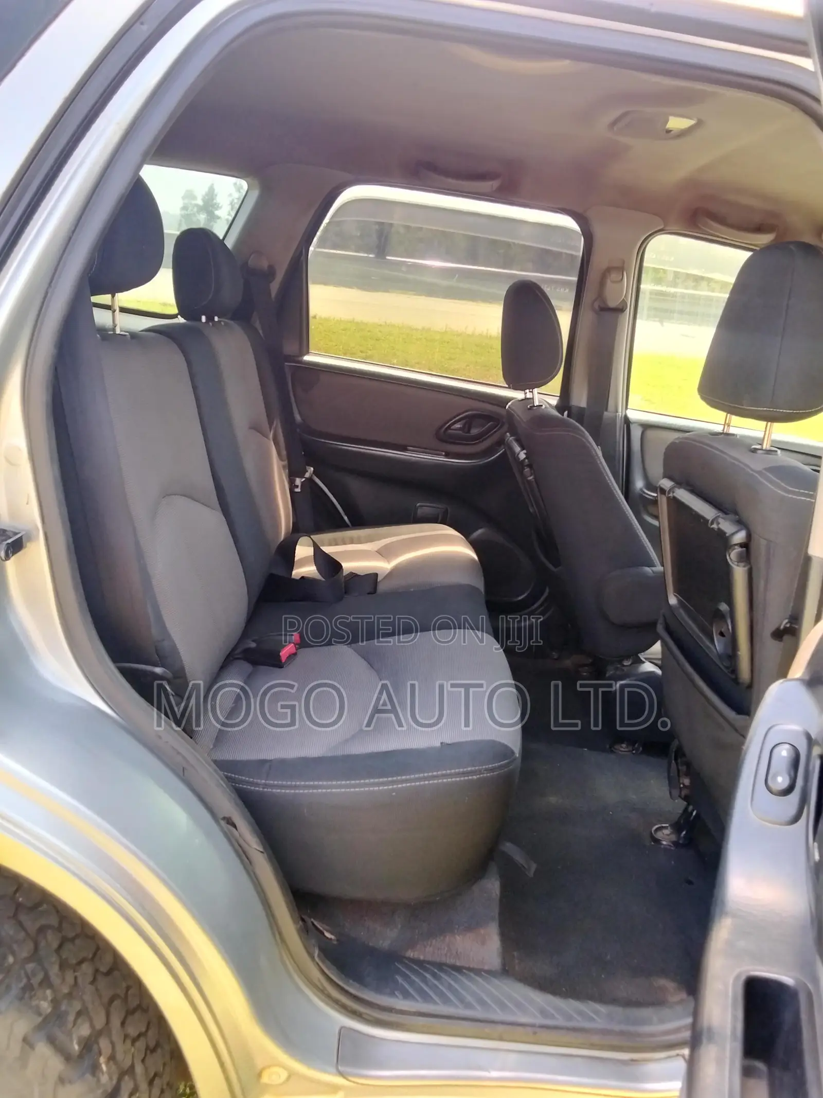 Mazda Tribute 2005 Silver