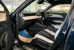 Honda Vezel 1.5 Hybrid 2WD 2021 Matt Black