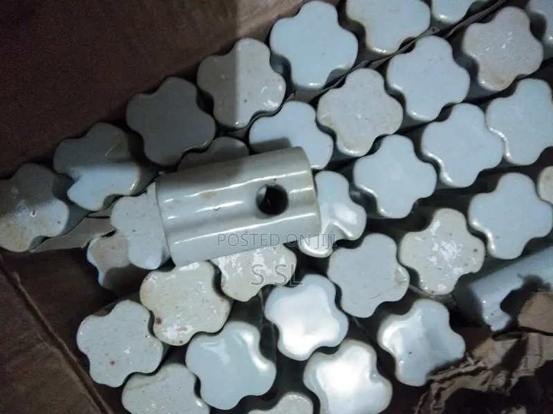 Porcelain Strain Insulators