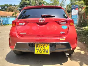 Toyota Auris 2013 Red