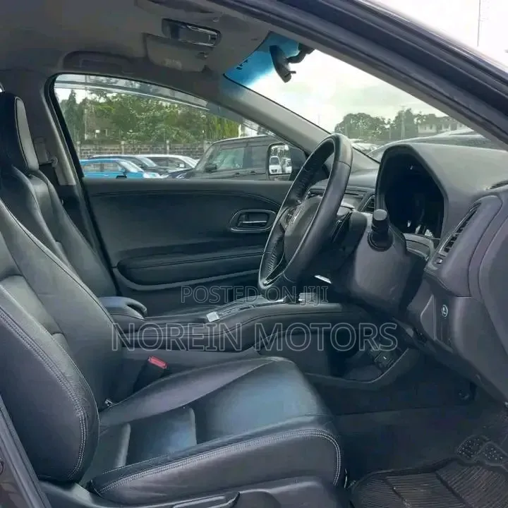 Honda Vezel 1.5 4WD 2019 Matt Black
