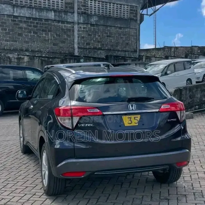 Honda Vezel 1.5 4WD 2019 Matt Black